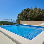 Villa Korta - Spacious House With Pool Babino Polje