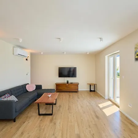 Korta - Spacious House With Pool Villa Babino Polje