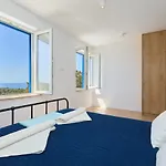 Vila Korta - Spacious House With Pool