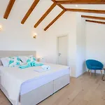 Vila Korta - Spacious House With Pool *