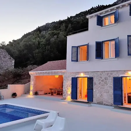 Korta - Spacious House With Pool ヴィラ