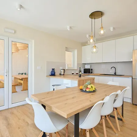 Korta - Spacious House With Pool Babino Polje